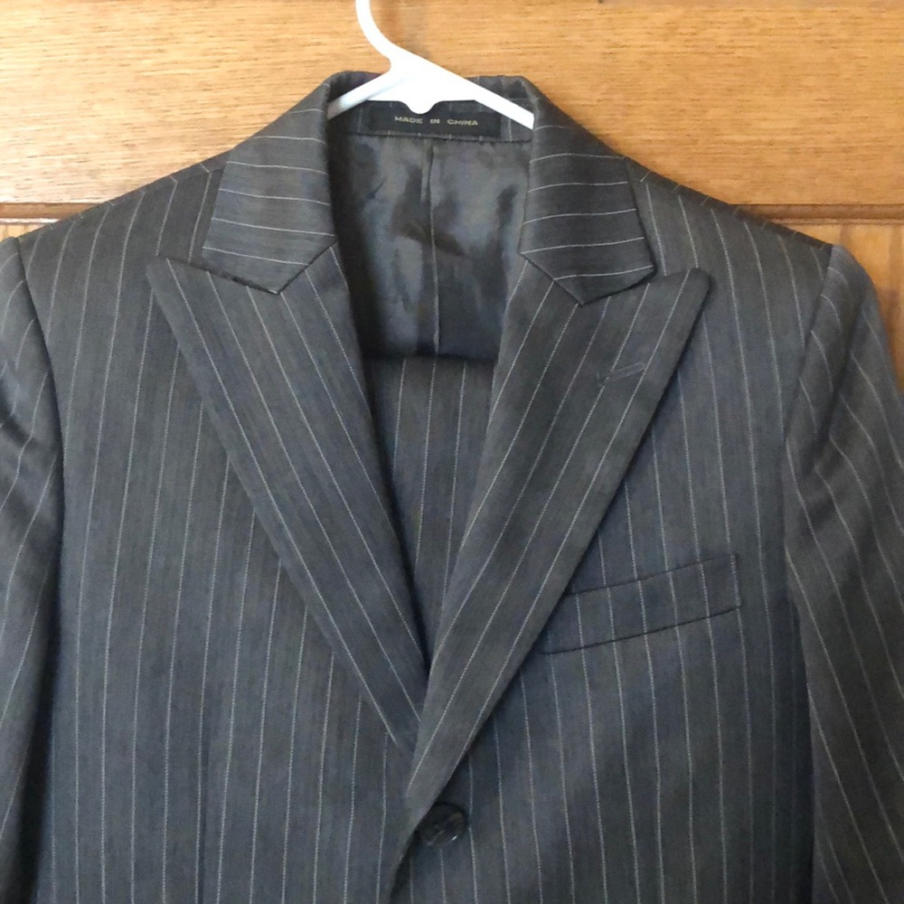 Boy’s suit size 12